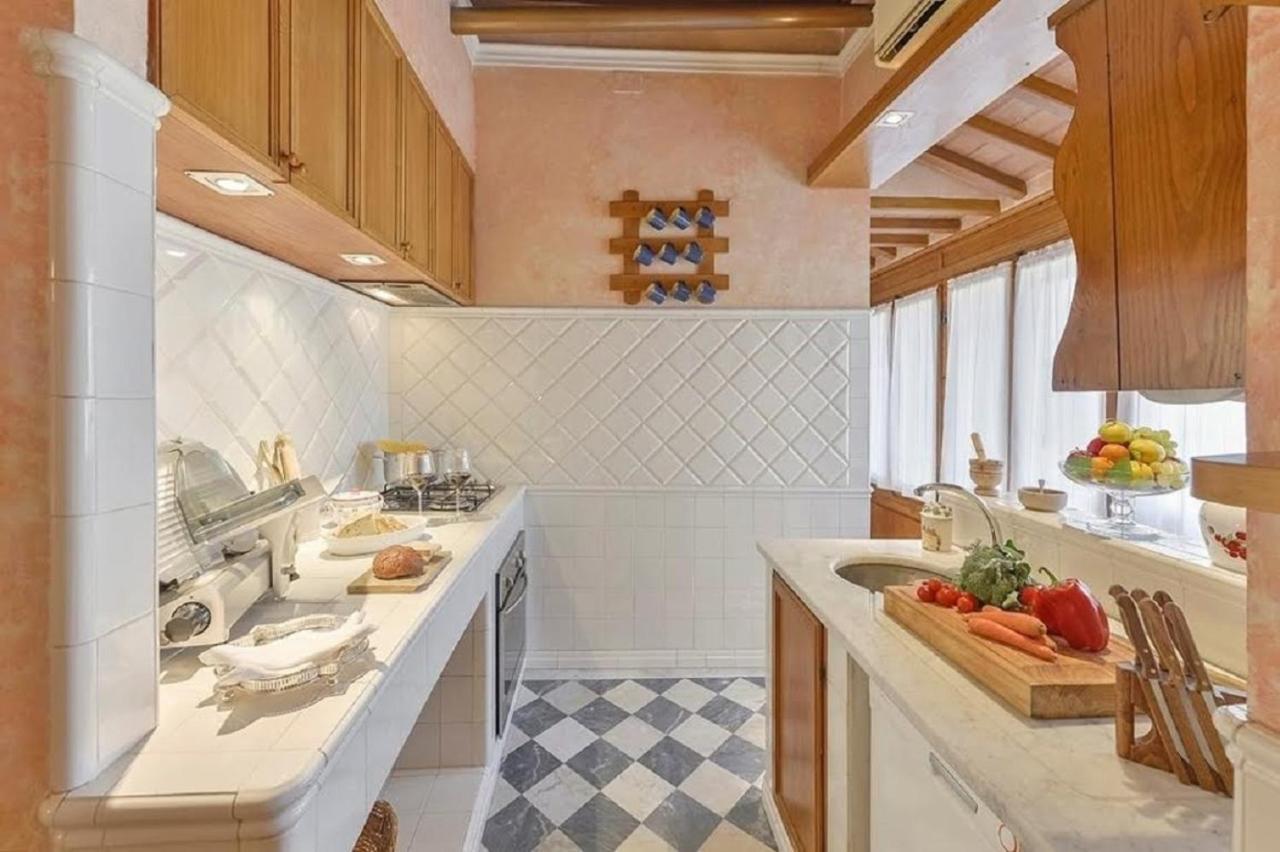 Maggio Palace By Vacavilla Apartment